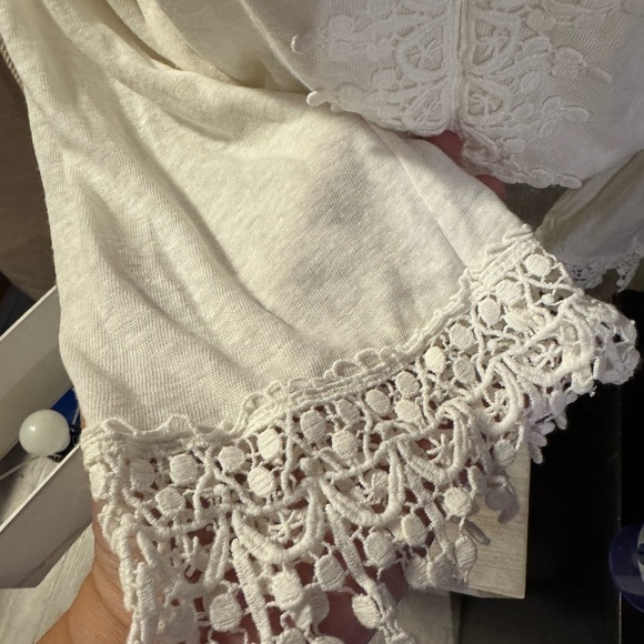 Aeropostale Cream Long Sleeve Ruffled Blouse‎ - Picture 4 of 6